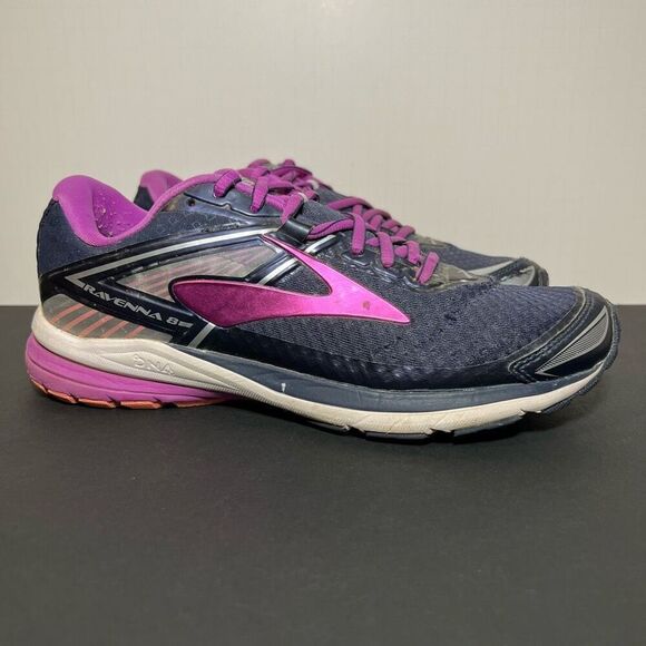 Womens BROOKS Ravenna 8 Navy Blue Running Shoes / Size 8 Medium - Picture 1 of 9